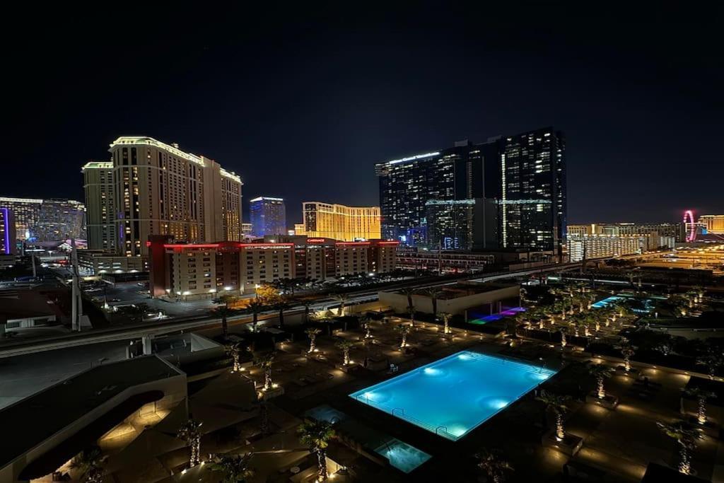 The Madonna At Mgm Signature Las Vegas Exterior photo