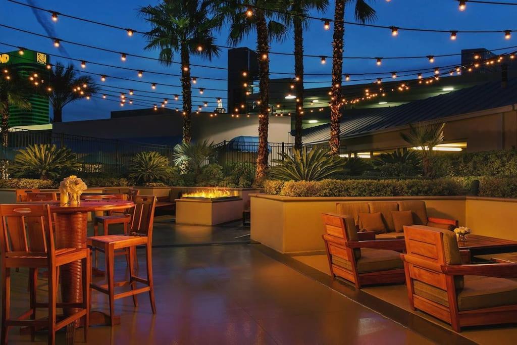 The Madonna At Mgm Signature Las Vegas Exterior photo